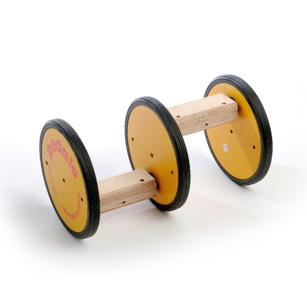 Wooden acrobatic (3 wheels)